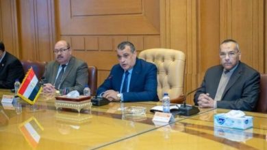 وزير الإنتاج الحربي المصري يبحث مع وفد عراقي  تعزيز التعاون المشترك