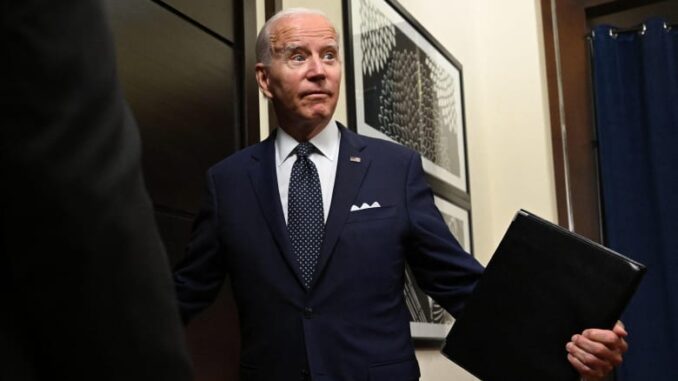 بايدن يوقع ميزانية الدفاع الأمريكية بـ 858 مليار دولار