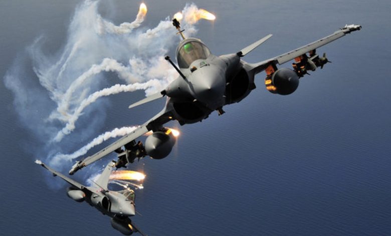 العراق يتفاوض مع ثلاث دول لتعزيز قدراته الجوية والبرية.. هل يحصل على مقاتلات رافال؟