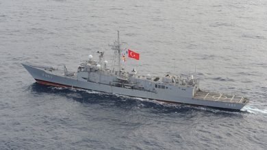 البحرية التركية تطرد سفن فرنسية ويونانية