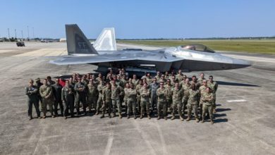 قاعدة “تيندال” الجوية تشهد تحطيم مقاتلة “إف 22” للرقم القياسي في حمل أكبر عدد من الصواريخ.. فماذا في التفاصيل؟
