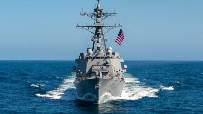 البحرية الأمريكية تتسلم مدمّرة بحرية من جيل جديد وهذه ابرز مواصفاتها