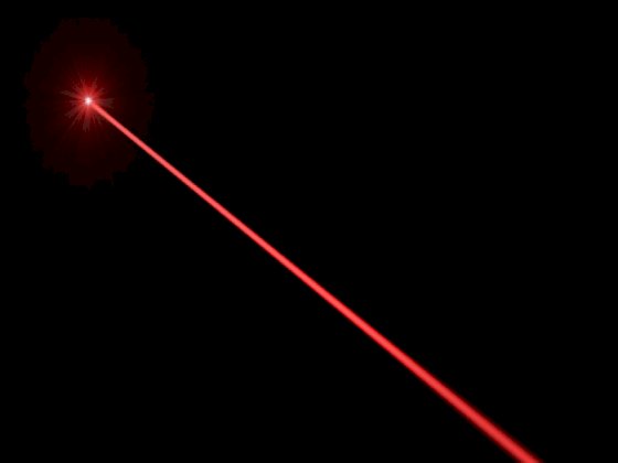 إسرائيل تعزز نظام الدفاع الجوي بمنظومة “الليزر الأرضي” لاعتراض الصواريخ والطائرات