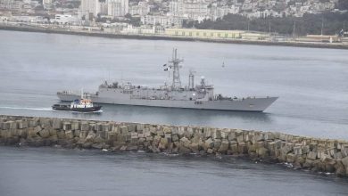 فرقاطة للبحرية الباكستانية ترسو بالسواحل الجزائرية