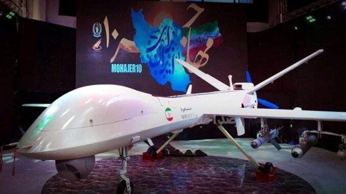 إيران تكشف عن طائرة مسيّرة يصل مداها إلى 2000 كيلومتر