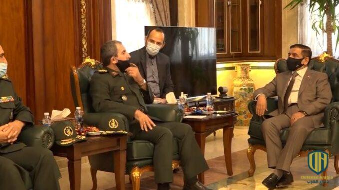 بالفيديو.. وزير الدفاع العراقي في معرض للصناعات العسكرية الإيرانية