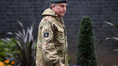 جنرال بريطاني في تصريح مفاجئ يدعو الى توخي الحذر في استخدام مصطلح “العدو” بحق “طالبان”