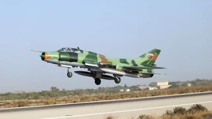 عطل فني يتسبب بتحطم مقاتلة إيرانية من طراز “سو-22”