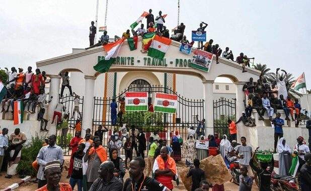 مسؤول فرنسي يعلق على الأنباء التي تتعلق برفض الجزائر فتح أجوائها أمام عملية عسكرية في النيجر