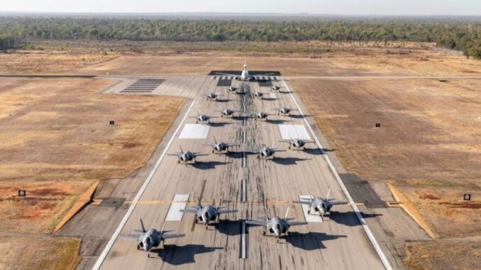 الصين تجند طيارين أستراليين وبريطانيين سابقين