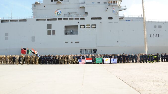 الجيش المصري يبدأ تدريبا عسكريا ضخما في البحر المتوسط