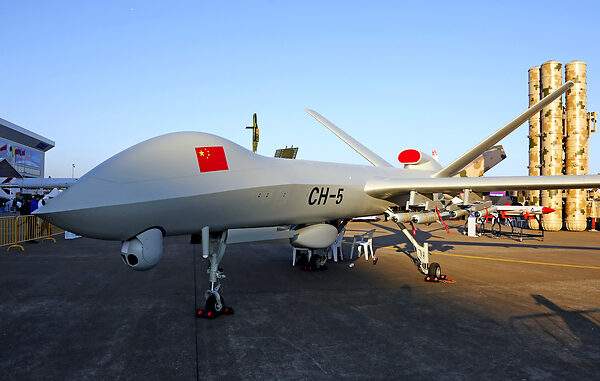 العراق يحصل على طائرات مسيّرة صينية من طراز CH-5