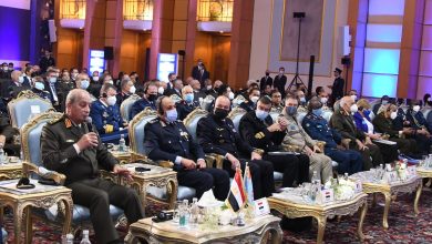 الفريق أول محمد زكي يشهد فعاليات المنتدى الدولي الأول للقوات الجوية