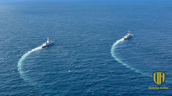 القوات البحرية المصرية والفرنسية تنفذان تدريبا بحريا عابرا بنطاق الإسطول الشمالي