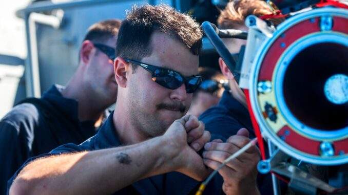 “بي أيه إي سيستمز” تفوز بعقد بقيمة 37 مليون دولار لتطوير نظام إطلاق صواريخ متطور للبحرية الأمريكية