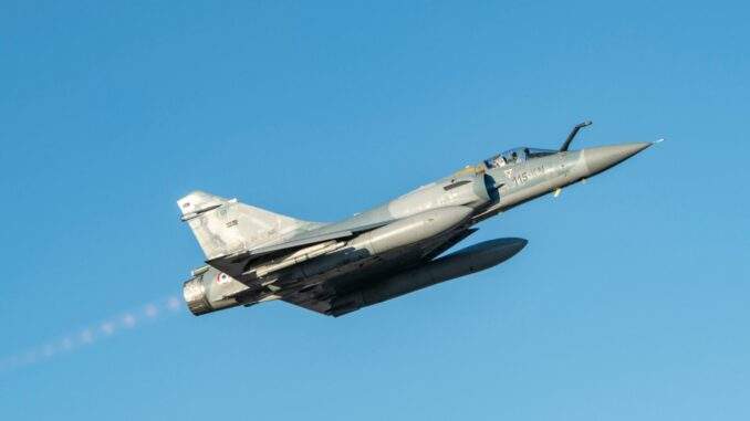 فرنسا تعزز سلاح الجو الأوكراني بطائرات “ميراج 2000”