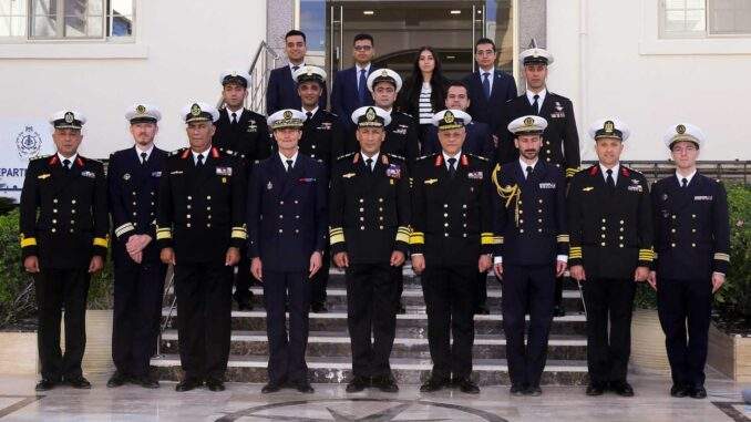 البحرية المصرية والفرنسية توقعان اتفاقاً لتعزيز التعاون في مجالات الملاحة