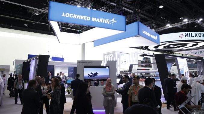 لوكهيد مارتن تحتفل بخمسين عاماً من الشراكة الناجحة مع دولة الإمارات في “آيدكس ونافدكس 2025” وتعرض أحدث ابتكاراتها الدفاعية
