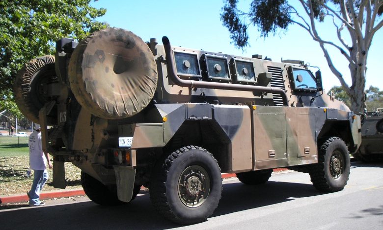أهم مزايا مدرعات “بوشماستر” التي أرسلتها أستراليا الى أوكرانيا
