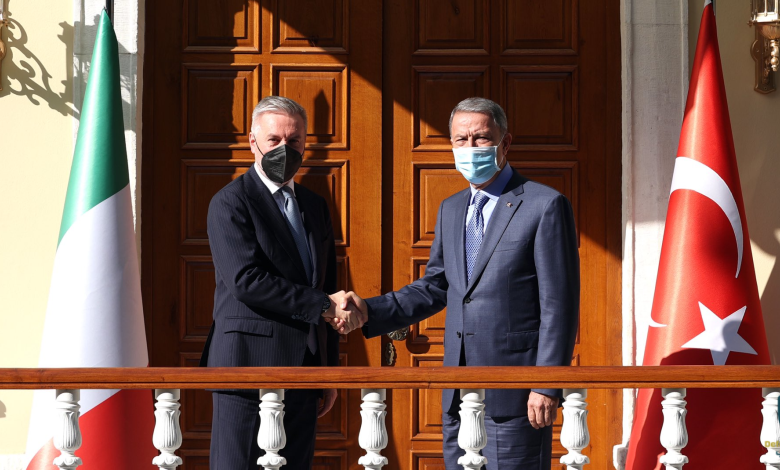 تركيا وإيطاليا تبحثا قضايا الأمن والدفاع