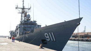 ضمن فعاليات التدريب الدولي “آي إم إي – 2022”.. مدمرة أمريكية وفرقاطة مصرية تجريان تدريبا مشتركا في البحر الأحمر