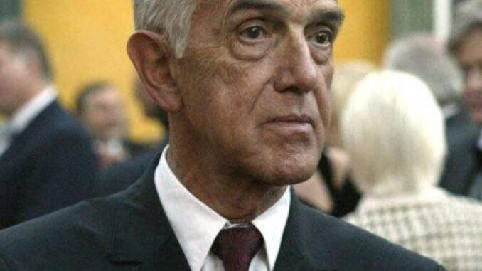 وفاة مبتكر مسدس “غلوك”.. من هو صانع الأسلحة النمساوي؟