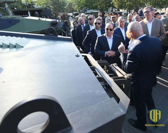 الرئيس المصري يشهد عرضا لأسلحة القوات المسلحة الصربية (صور)