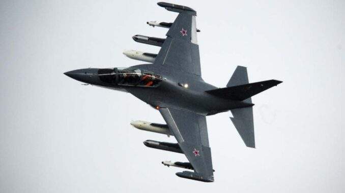 إيران تتسلم طائرات حربية جديدة من روسيا