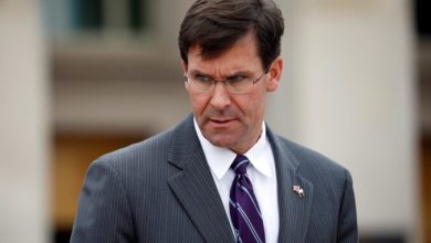 ترامب يقيل وزير الدفاع مارك إسبر