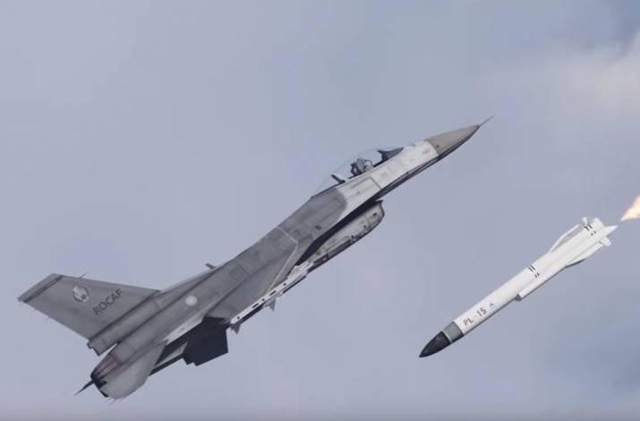 هل ينهي صاروخ  “PL-15” الصيني الجديد هيمنة  صاروخ “AIM-120” الأمريكي؟