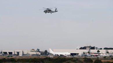 الـ FBI يفتح تحقيقا بإطلاق نار على مروحية عسكرية وإصابة طيارها