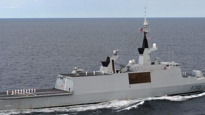 فرنسا ترسل مقاتلات “رافال” وفرقاطة “لافاييت” لحماية اليونان