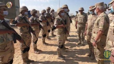 فيديو يكشف عن الأوضاع  في سيناء بحضور واحد من أكبر قادة الجيش المصري