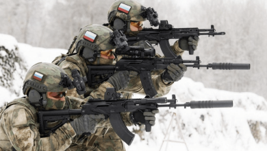 بعد عرضها لأول مرة في معرض “آيدكس 2021”.. روسيا توقع أولى عقود تصدير بندقية “آكا – 19” الجديدة