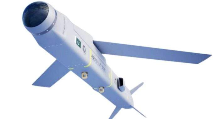 قنبلة جديدة بمدى 200 كم.. باكستان تكشف عن سلاح ذكي جديد