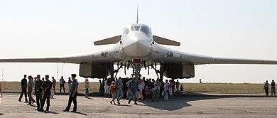 الخبراء الأمريكيون يريدون معرفة أسرار طائرة “البجعة البيضاء” الروسية