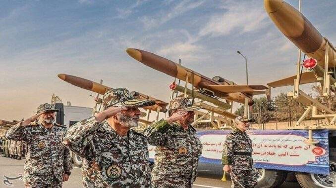 إيران تسلّم قوات الدفاع الجوي طائرات مسيّرة اعتراضية جديدة