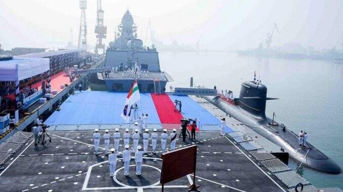 البحرية الهندية تعزز قوتها الضاربة بضم 3 قطع بحرية حديثة