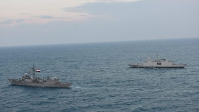 بفرقاطة وسفينة برمائية.. الجيش المصري ينفذ تدريبات عسكرية مع القوات الأمريكية في البحر الأحمر