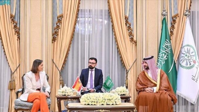 السعودية توقع مذكرة تفاهم مع “نافانتيا” الإسبانية لبناء سفن قتالية للقوات البحرية السعودية