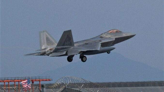 الولايات المتحدة ترسل أسراب “رابتور” إلى اليابان