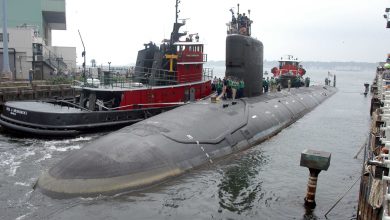 البحرية الأميركية تقيل قائد غواصة تضررت في حادث في بحر الصين