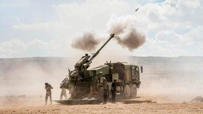 المغرب يشتري 36 مدفعًا ذاتي الدفع.. صفقة “أتموس 2000” تعزز الردع!