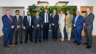 سفير دولة الإمارات العربية المتحدة يزور المركز البحري المتطور التابع لشركة بي أيه إي سيستمز