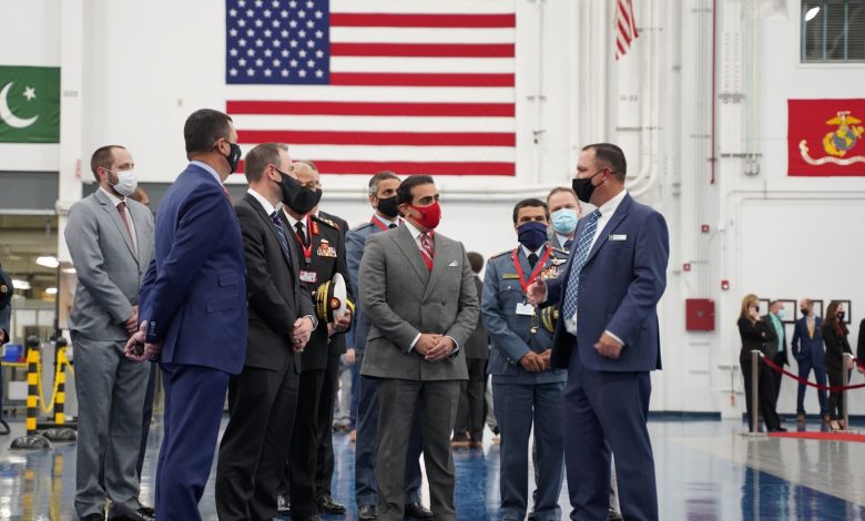 وفد بحريني يشارك في حفل خاصّ بإنتاج طائرة AH-1Z