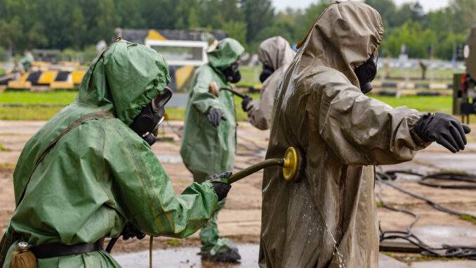 مجموعة أدنيك تطلق أول تجمع عالمي لتطوير استراتيجيات الدفاع ضد مخاطر “CBRNE”