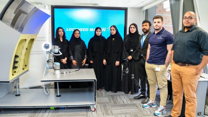 متدربون إماراتيون في “لوكهيد مارتن” يستعرضون حلاً مدعوماً بالذكاء الاصطناعي لفحص محركات الطائرات خلال آيدكس 2023