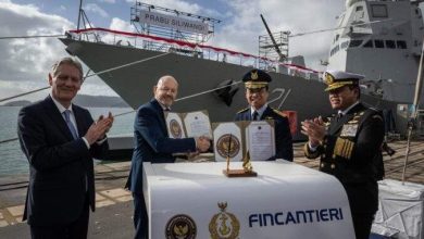 “فينكانتييري” تحتفل بإعادة تسمية سفينتين قتاليتين للبحرية الإندونيسية