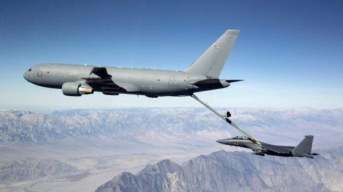 طائرة “KC-46 بيغاسوس” تعيد تعريف مهام التزود بالوقود الجوي في الدفاع الحديث