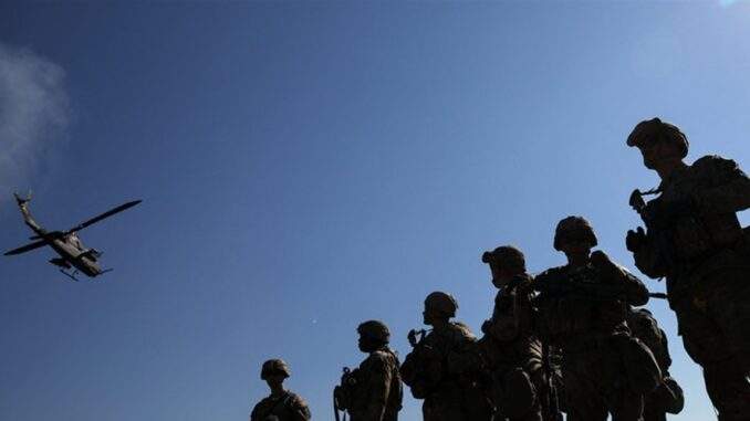 إيران تنفذ مناورات برية واسعة النطاق والولايات المتحدة ترسل تعزيزات عسكرية إلى الشرق الأوسط